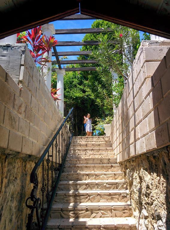 מלון נסאו A Stone'S Throw Away מראה חיצוני תמונה